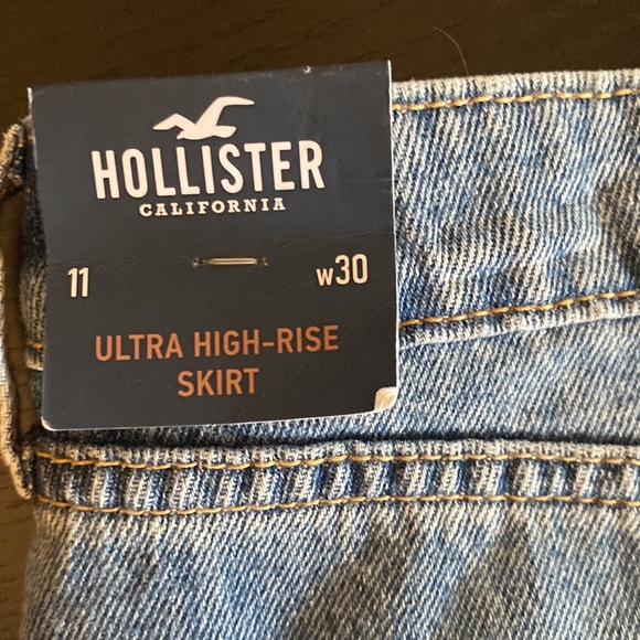 NWT Hollister Ultra High-Rise Distressed Jean Skirt Sz 11 Waist 30 - Picture 3 of 4